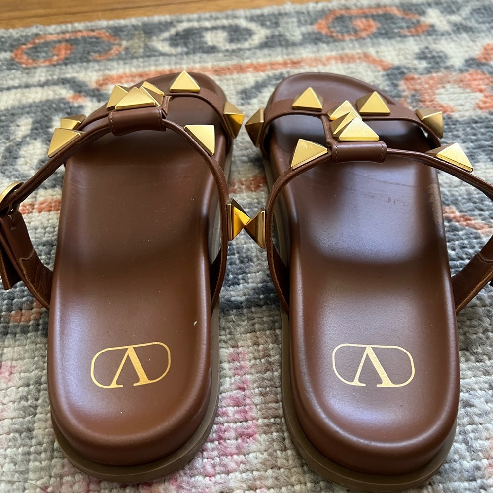 Valentino Garavani: Roman Stud 5mm Slides - Size: 9B / 39EU